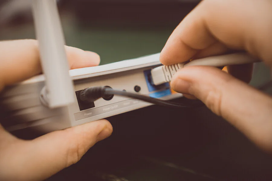 Comment brancher un téléphone fixe avec la fibre ?